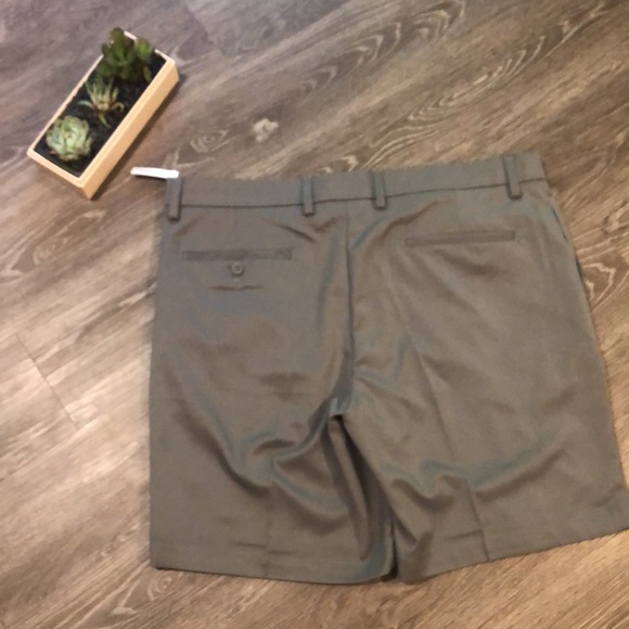 Gray 40” Waist Men’s Golf Shorts - Picture 2 of 5